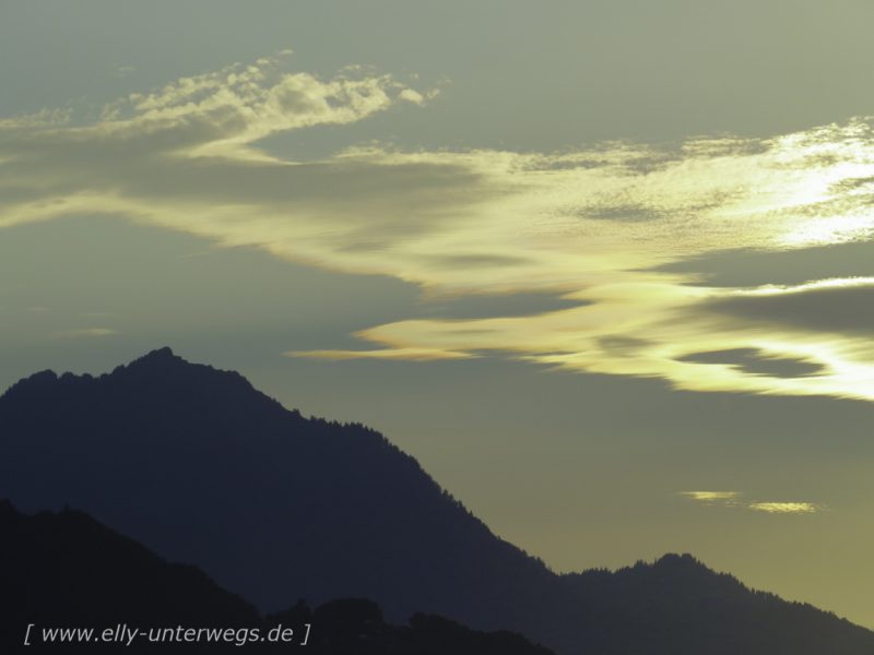 Irisierende Wolken in der Schweiz