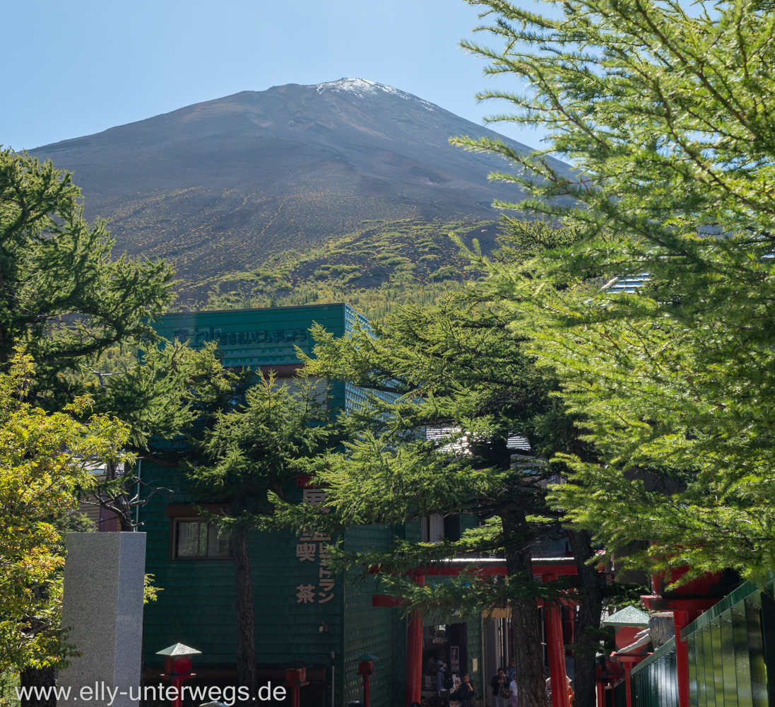 Fujiyama-Pagode-See-31.jpg