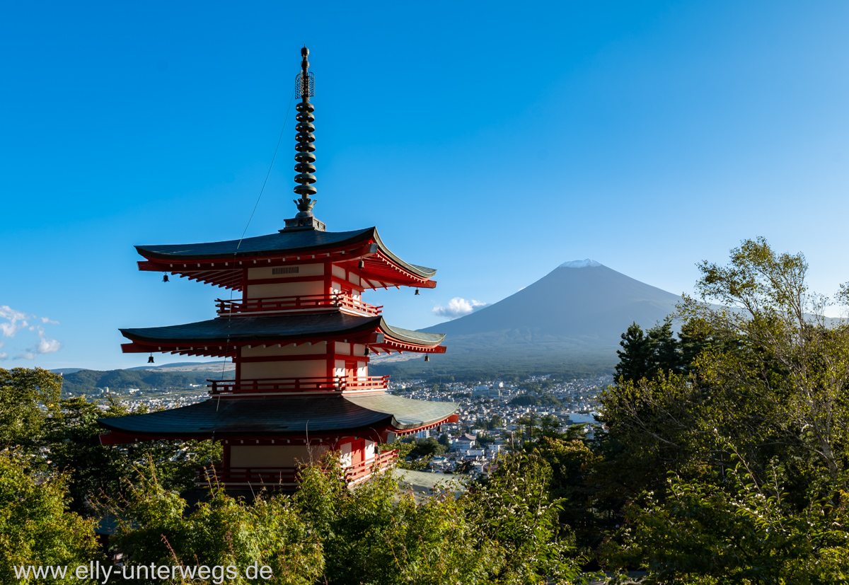 Fujiyama-Pagode-See-79.jpg