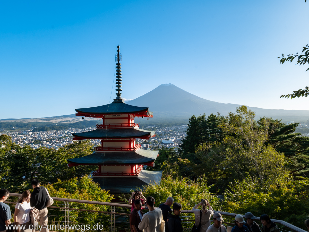 Fujiyama-Pagode-See-81.jpg