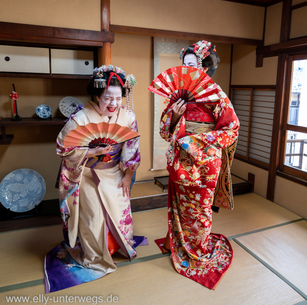 6-Kyoto-Geisha-Kimono-Makeover-17.jpg