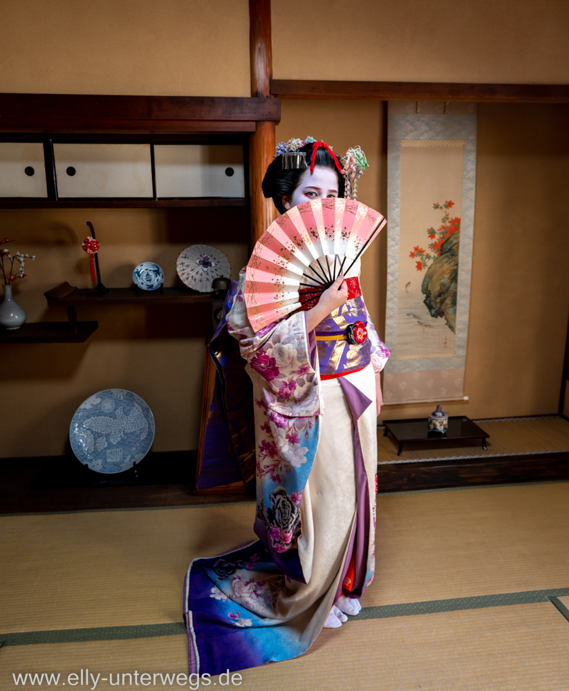 6-Kyoto-Geisha-Kimono-Makeover-22.jpg