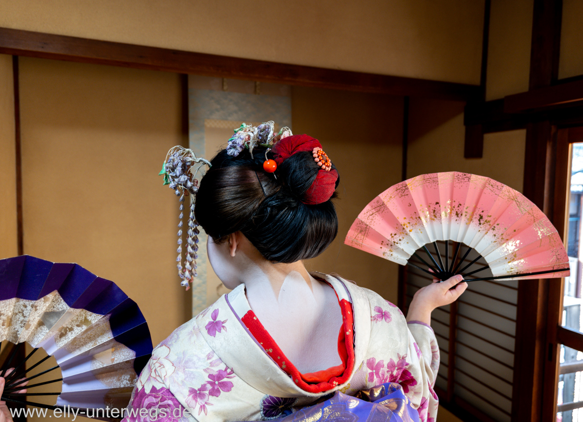 6-Kyoto-Geisha-Kimono-Makeover-23.jpg