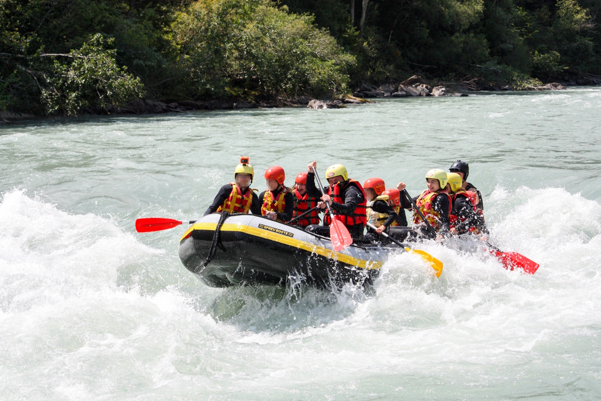 Österreich: Wildwasser-Rafting mit 5 Kindern