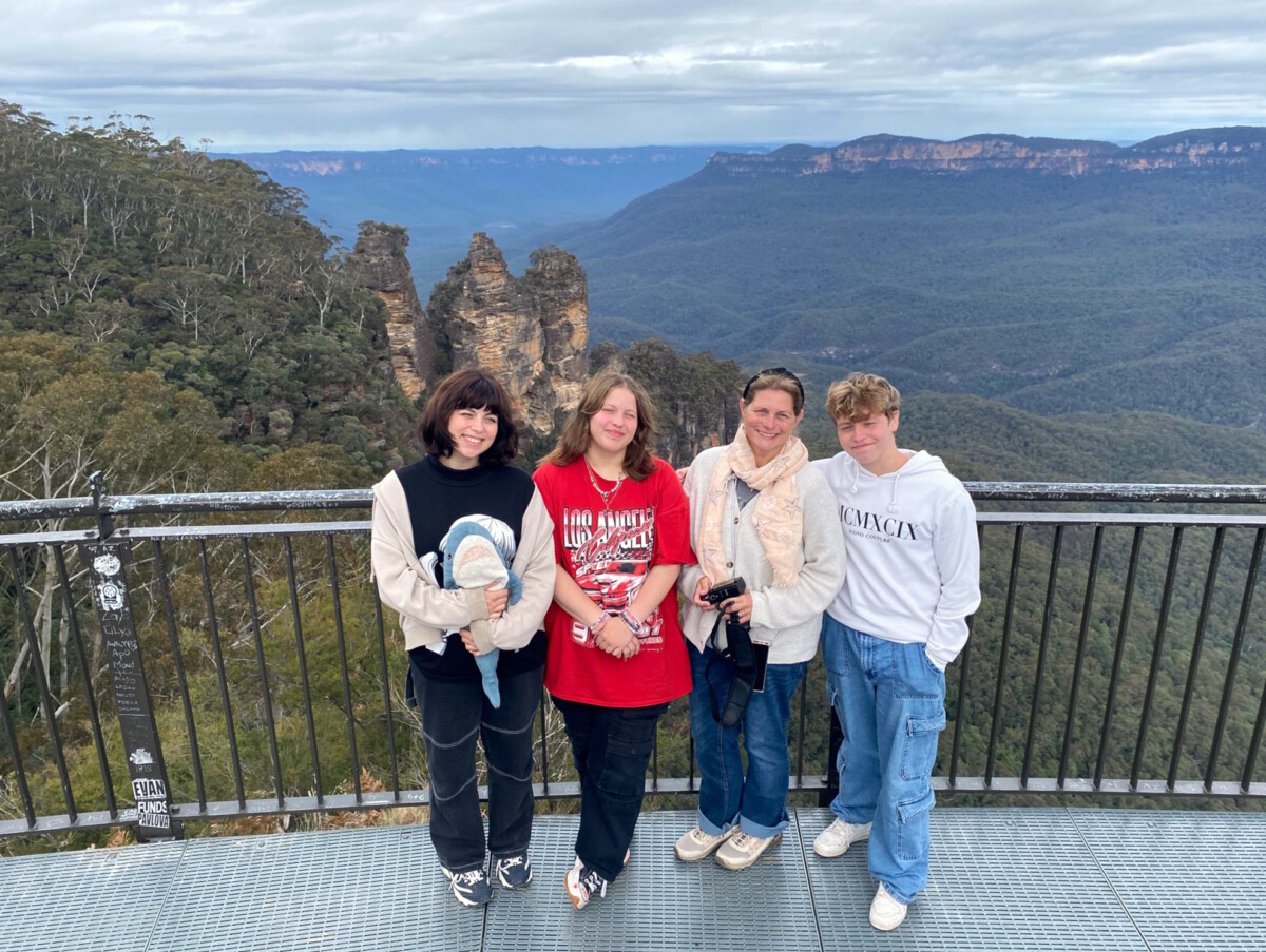 Familienreise in Australien – Aussicht auf die Three Sisters in den Blue Mountains