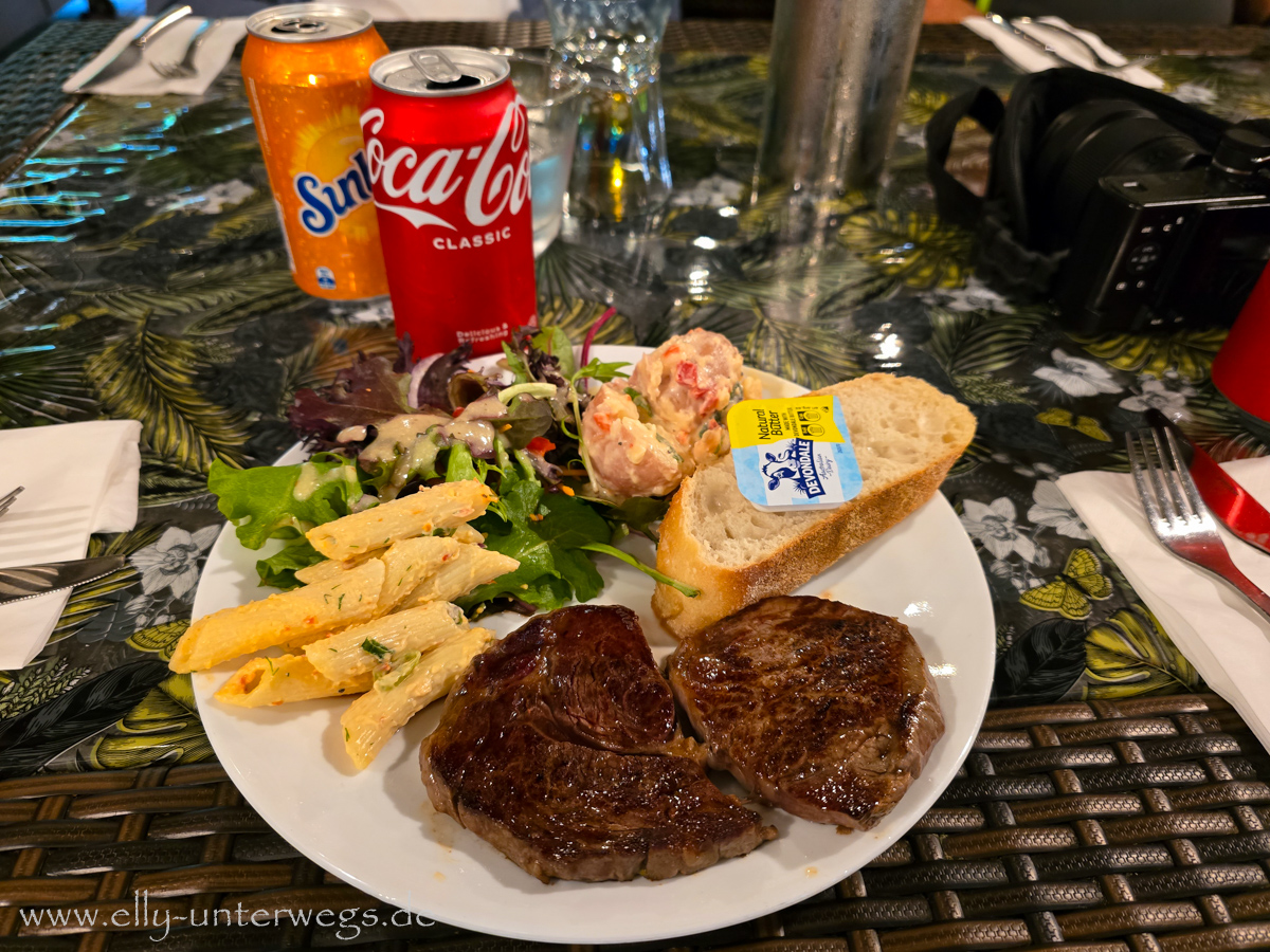 Dessert: Obstplatte mit tropischen Früchten