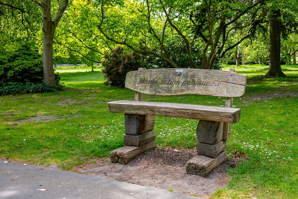 Baumelbank im Salinenpark Rheine an der Saline Gottesgabe