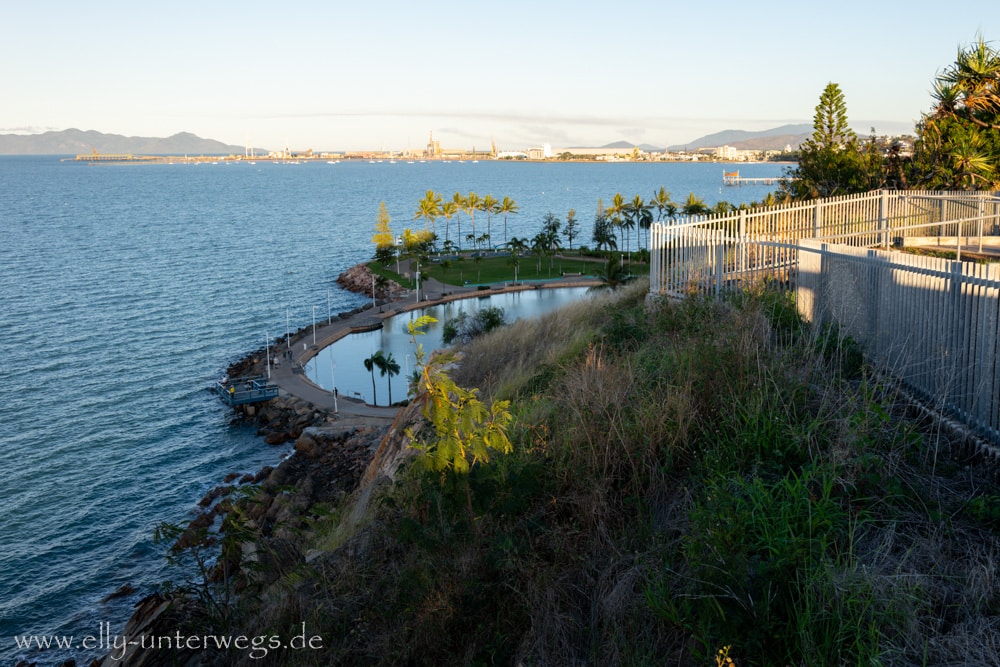 Abendlicher Blick über das Wasser in Townsville Queensland