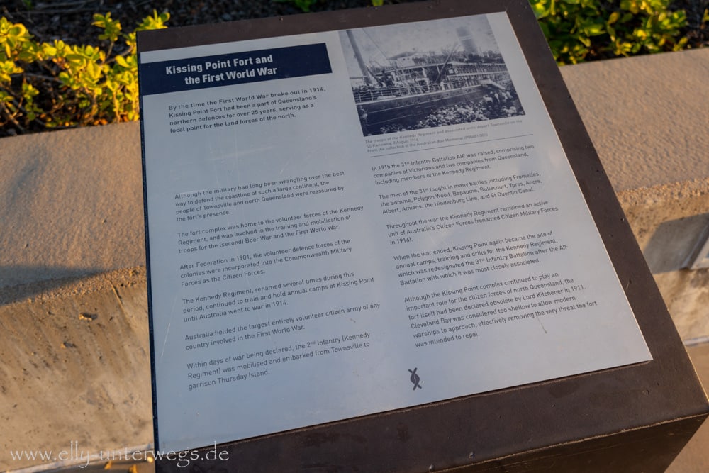 Infotafel zum Kissing Point Fort und zur Geschichte von Townsville