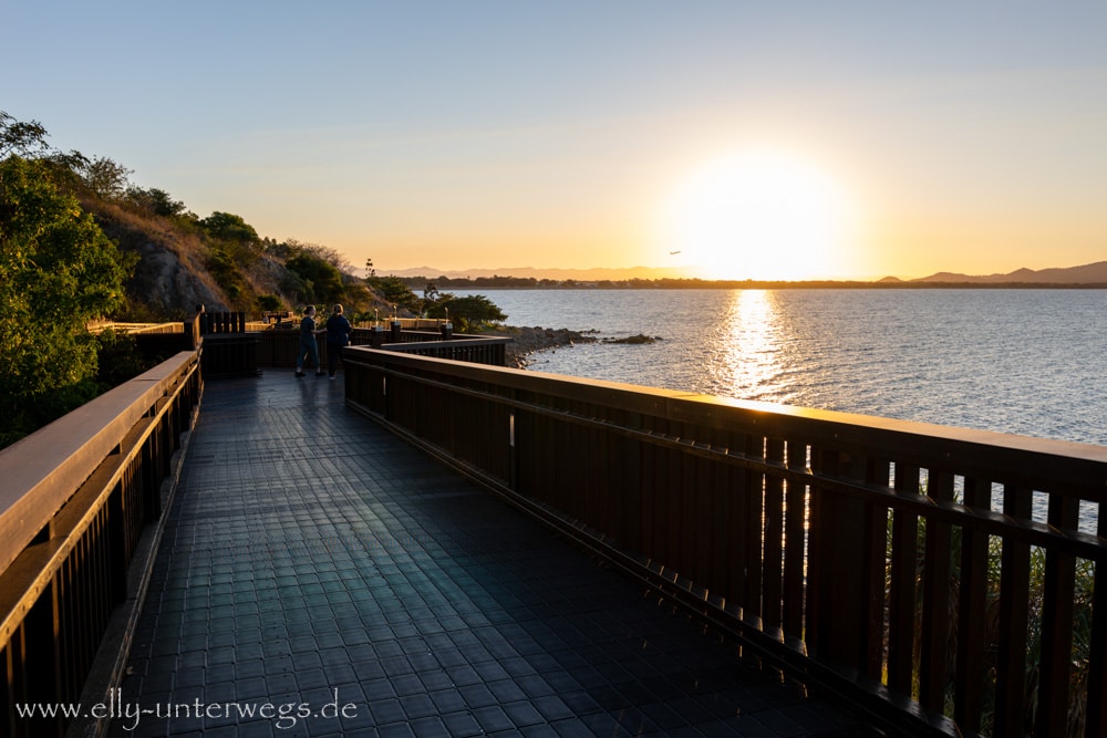 Boardwalk und Sonnenuntergang in Townsville Queensland