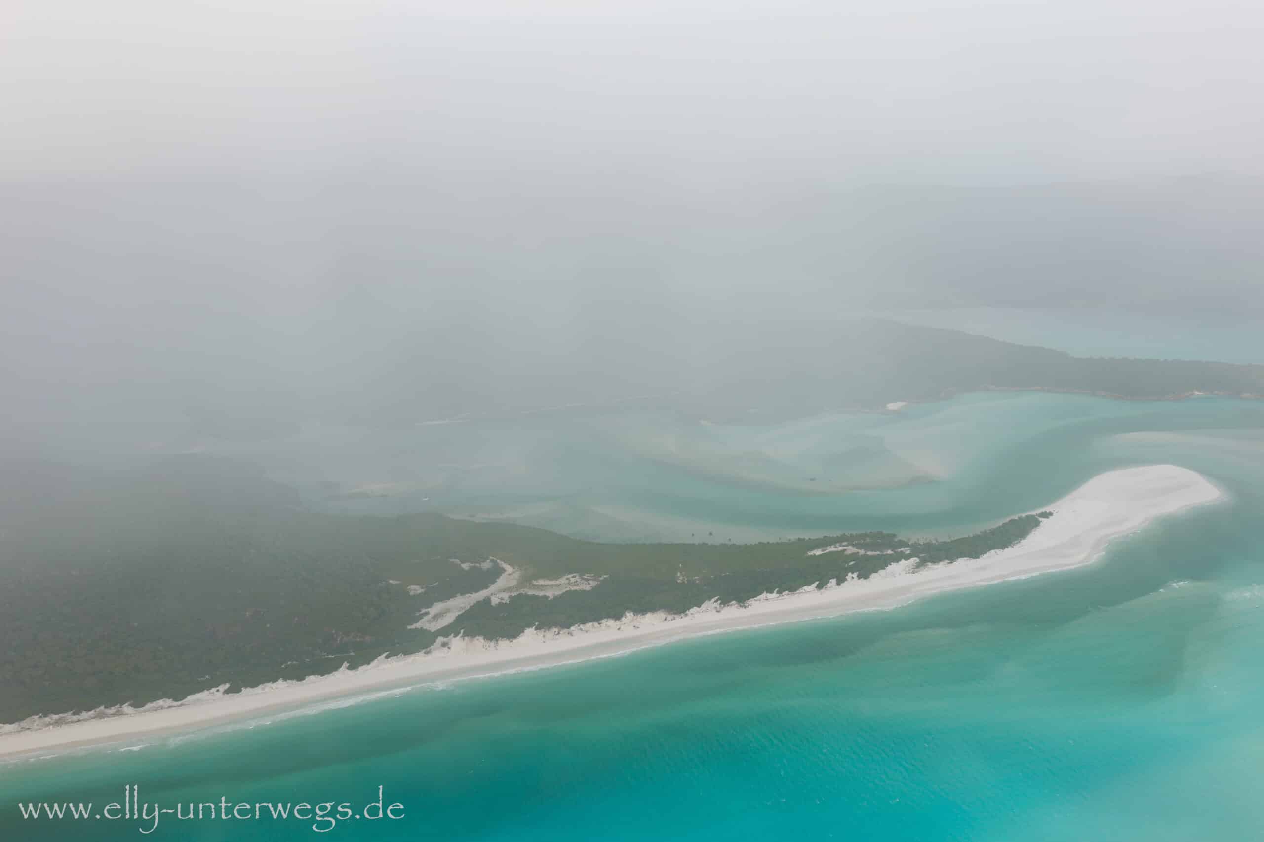 Sandbänke am Hill Inlet während des Rundflugs