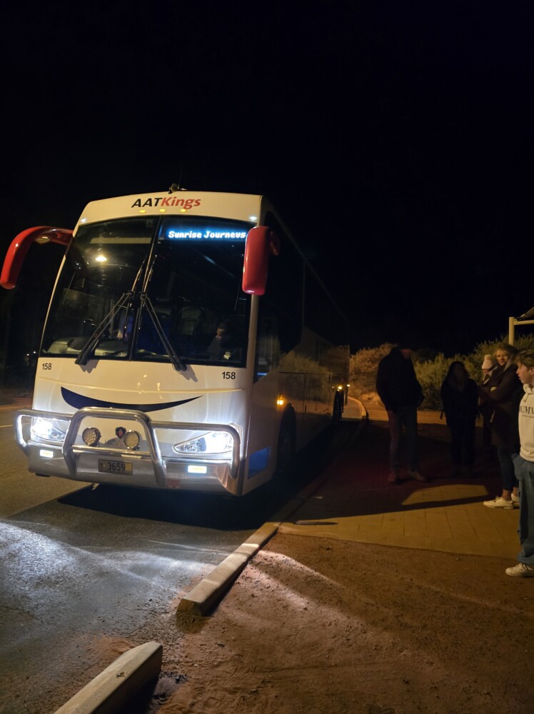 Ankunft an der Sunrise-Plattform vor Tagesanbruch