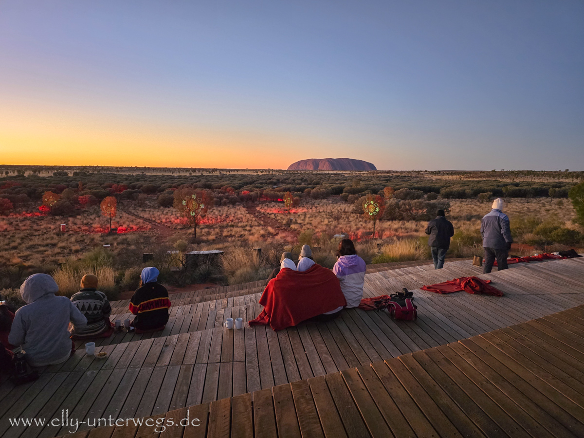 Szene auf der Plattform nach der Präsentation